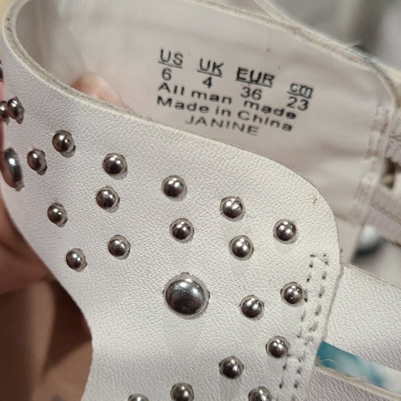 White sandals - Picture 4 of 5